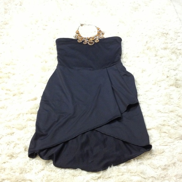 Black strapless dress - Picture 2 of 4