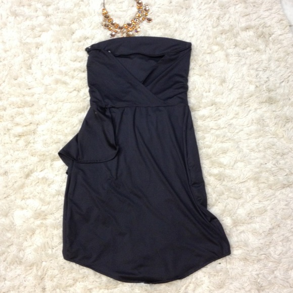 Black strapless dress - Picture 3 of 4