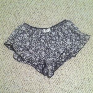 Brandy Melville Wildflower Vodi Shorts!