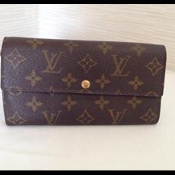****SOLD*****Louis Vuitton Long Wallet