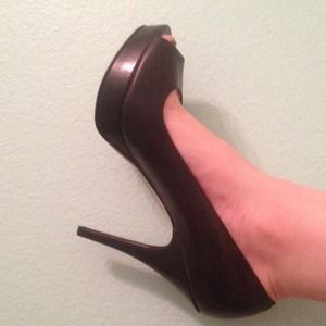 BEAUTIFUL Enzo Angiolini heels