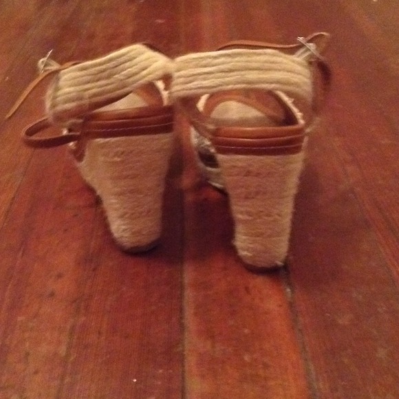 Wedge - Picture 2 of 4