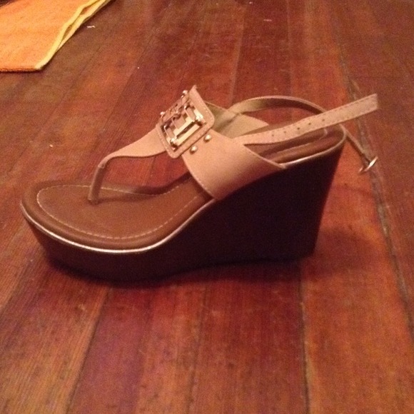 Wedge - Picture 3 of 4