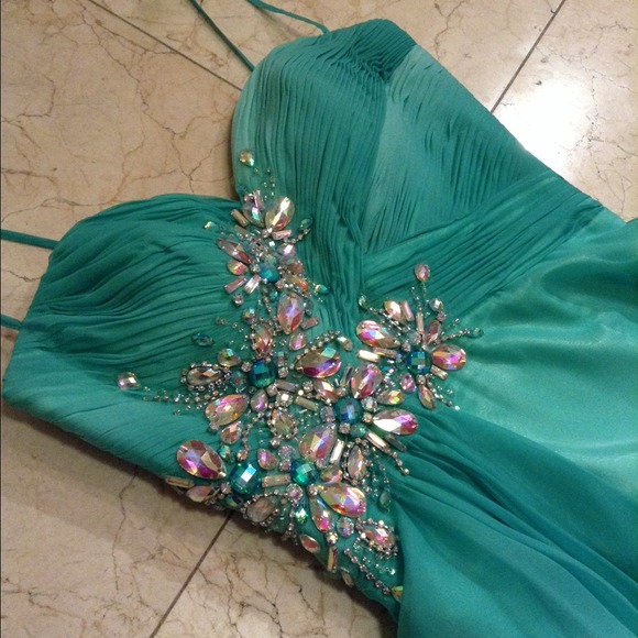 Dress 💚💛💚💛💚 - Picture 2 of 4