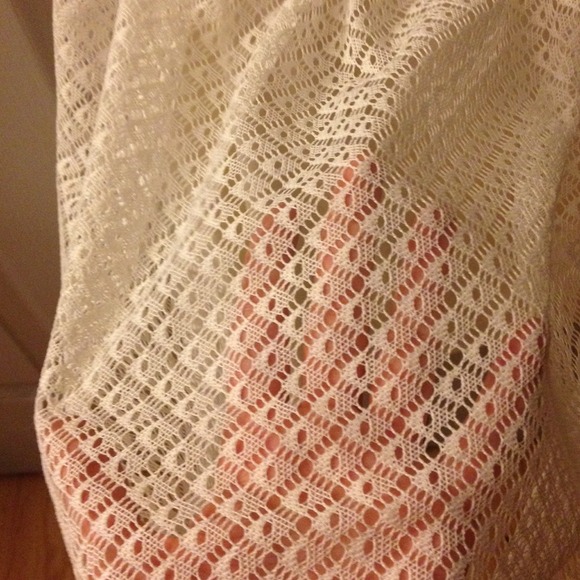 White skirt - Picture 2 of 4