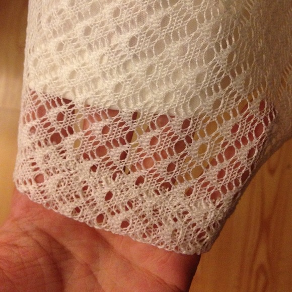 White skirt - Picture 3 of 4