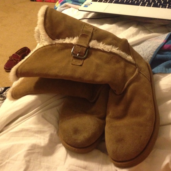 Tan Fuzzy Boots
