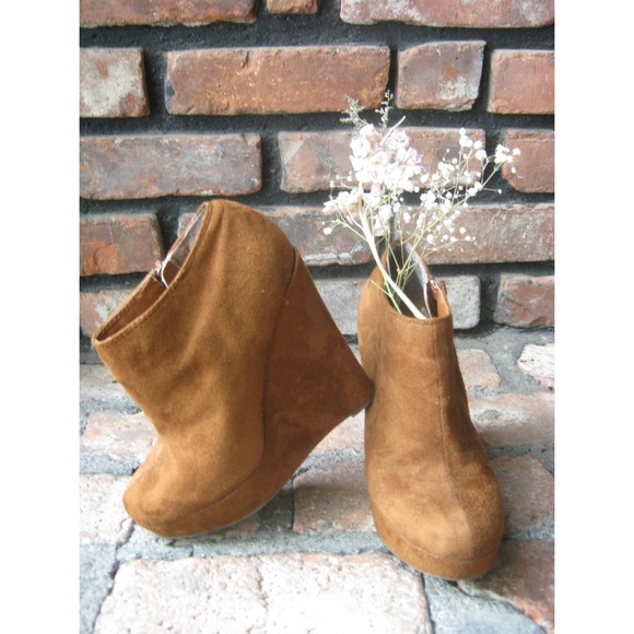 Forever21 Camel Wedge Heel Shoe