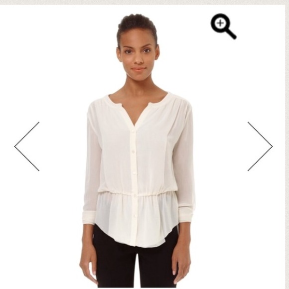 Aritzia Tops - New Aritzia 100% silk cream color blouse XXS