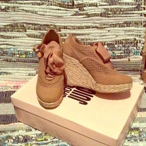 Juicy Couture - Jill lace booties