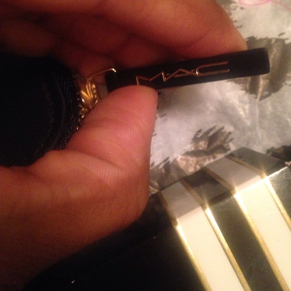 M•A•C Limited edition Stroke of Midnight Brush cas - Picture 3 of 3