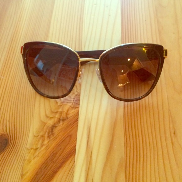 ---SOLD---    Dolce And Gabbana sunglasses DG2107.