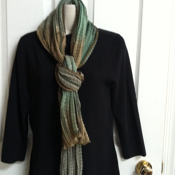 Scarf - Picture 2 of 3