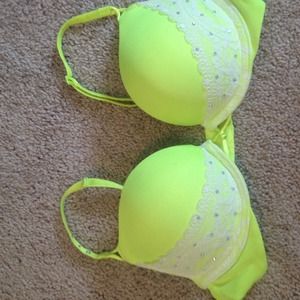 Victoria Secret Bombshell