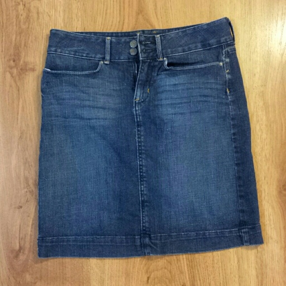 Banana Republic Denim skirt