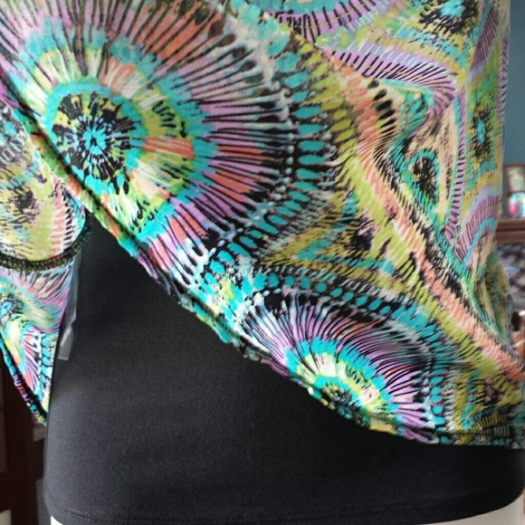 Sold in Janine's bundle of 6! Psychedelic tank - Picture 3 of 4