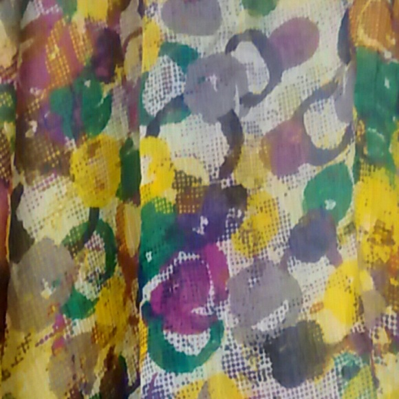 Multicolored skirt that  flows from waist - Picture 3 of 3