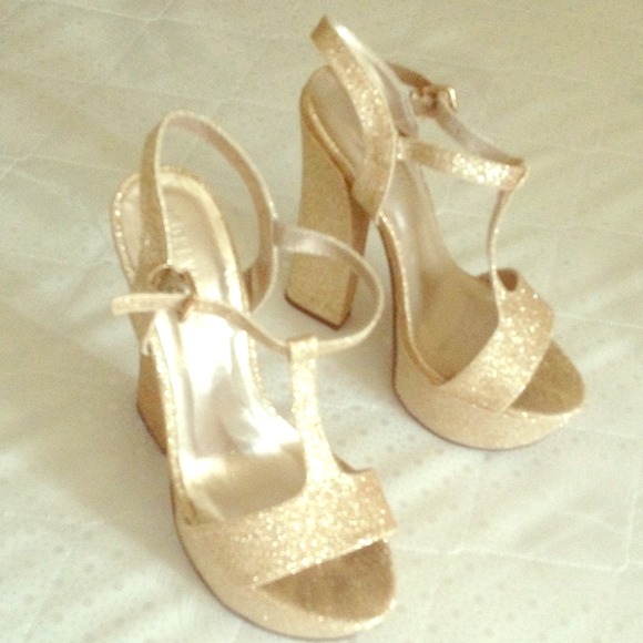 Gold sparkle high heels