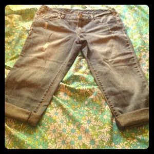 Limited Slim Boyfriend Capris/Skimmers!