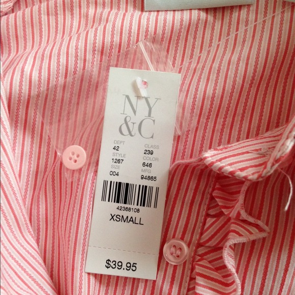 ⭐️HP 4/22⭐️New York & Company Rose Button Blouse - Picture 2 of 2