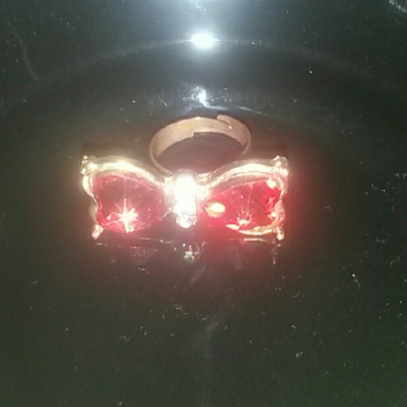 Bow ring - Picture 1 of 1