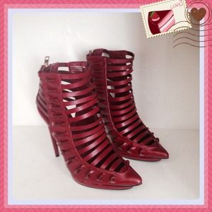 Penny loves Kenny red pointed toe heel