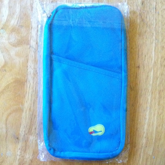 passport organizer (blue)