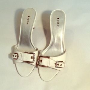 NWOT white leather heels