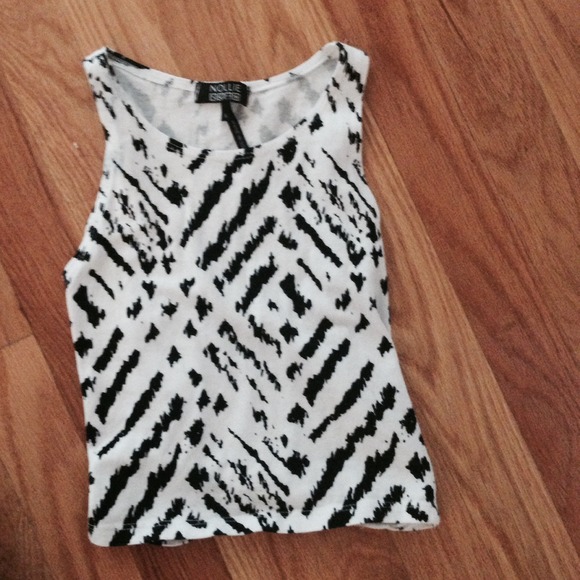 Black and White Print Crop Top