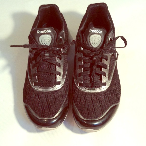 REDUCED NWOT Reebok running shoes