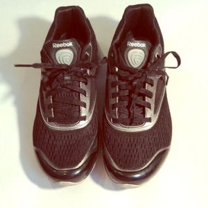 REDUCED NWOT Reebok running shoes