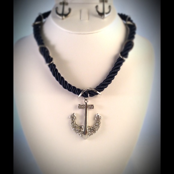 Anchor Necklace Set