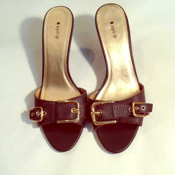 NWOT chocolate brown heels
