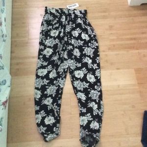 Brandy Melville printed pants. Newly reduced