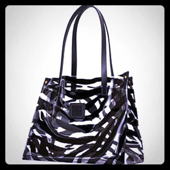 Dooney & Bourke Zebra Shopper 🎉