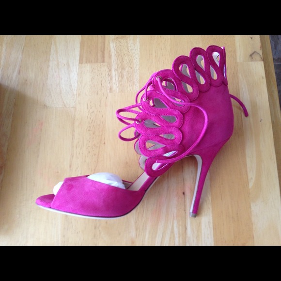 Monique lhuillier, lace-up, peep-toe sandal, 8.5