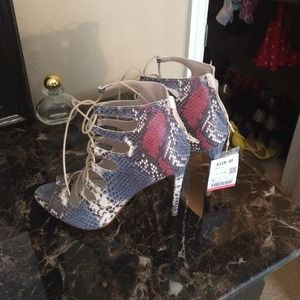 A nice pair of shoe, perfectly fits