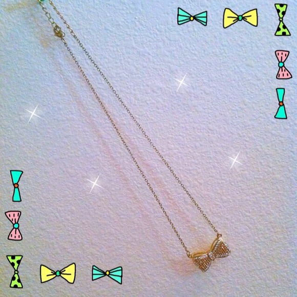 Wet seal bow necklace 🎀