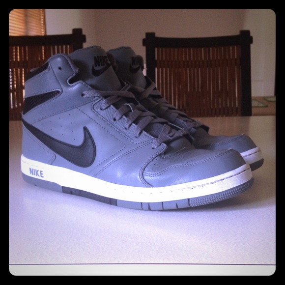 Grey and black nikes‼️(mens shoes)