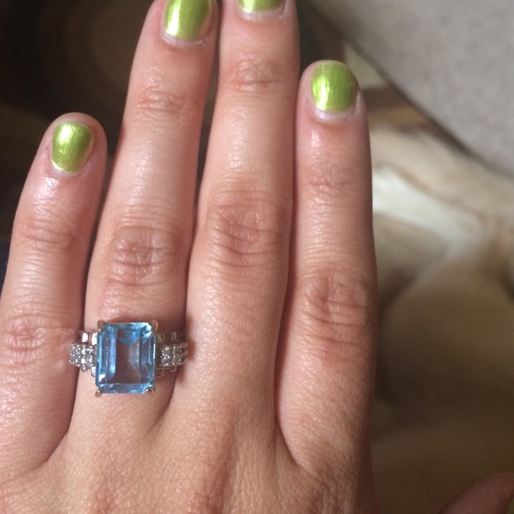 Aquamarine with diamond accents