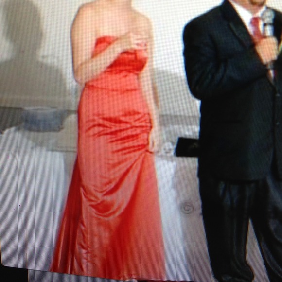 🎈Persimmon orange bridesmaid gown.