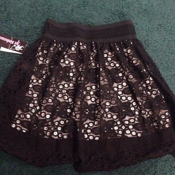 Black and cream lace skirt