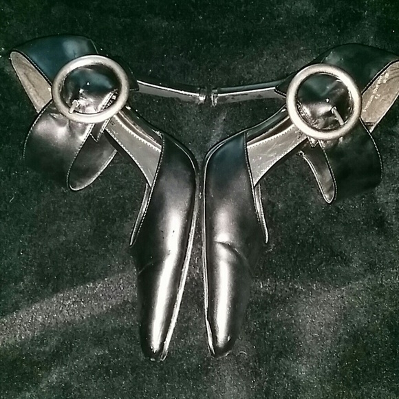 Anne Michelle - Picture 2 of 2