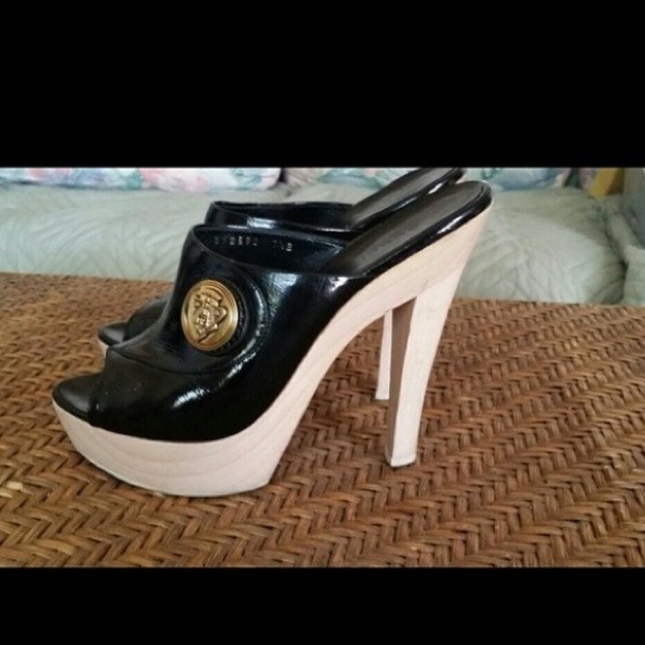 Gucci Hysteria clog sandals, black