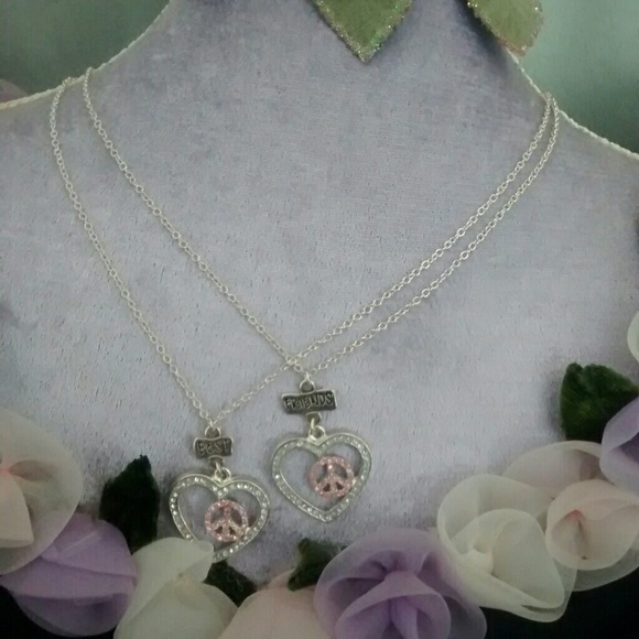 Two necklaces matching/BFF/NEW