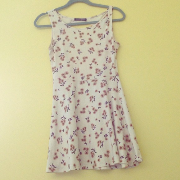Brandy Melville Yuria Dress
