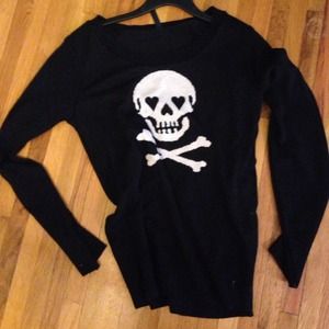 Black skull sweater