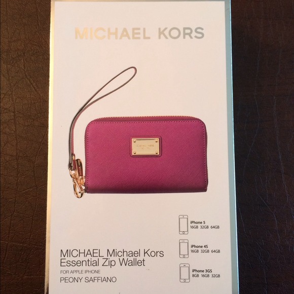 Michael Kors iPhone Wallet.