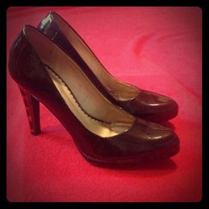 Jessica Simpson patent leather pumps