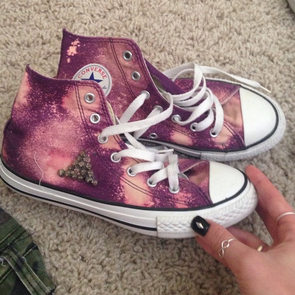 Handmade detailed converse !